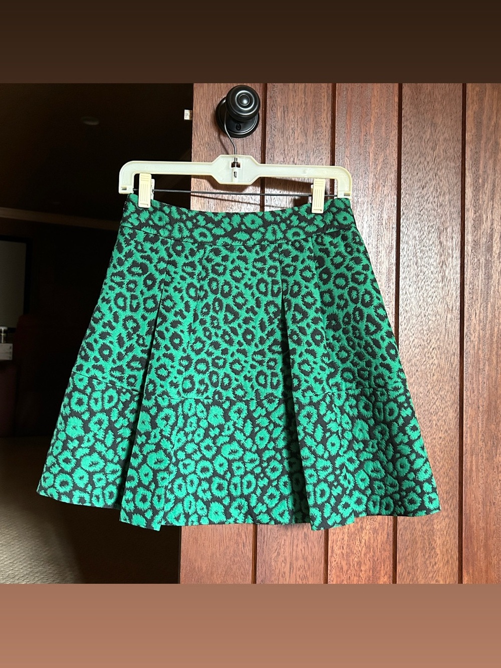 Banana Republic Emerald Green  jacquard leopard print skirt Size 28